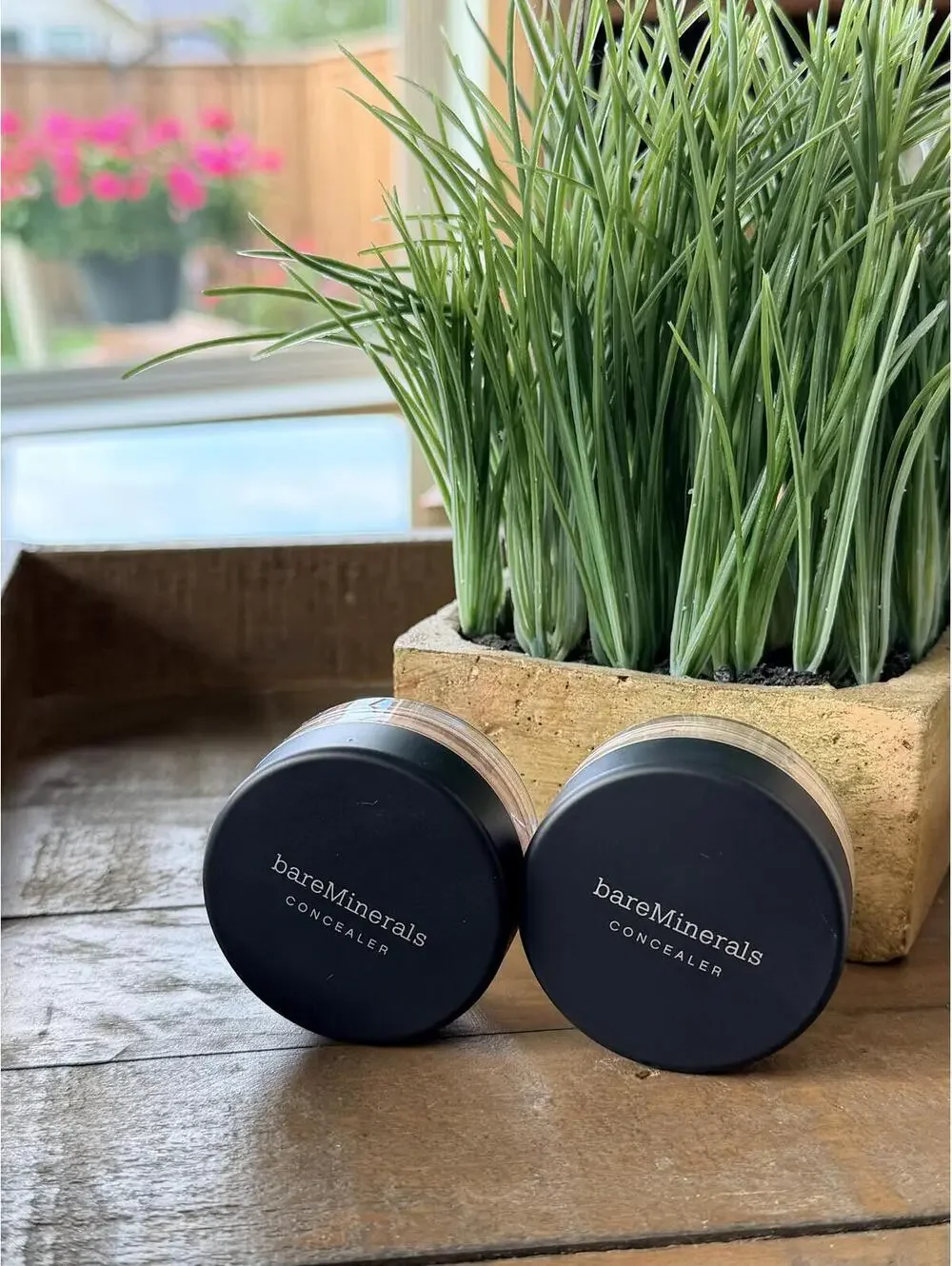 2 bareMinerals Concealers: Honey Bisque 3B & Well-Rested Eyes Brightener 2g each